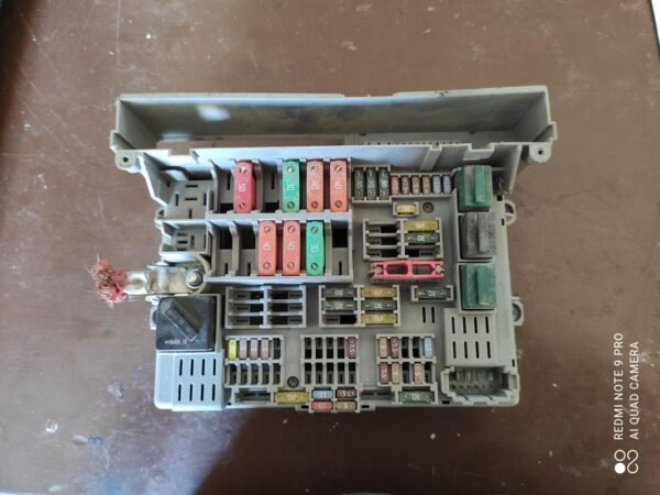 Caja de reles / fusibles Bmw Serie 1 (E81) 116d (116 cv)