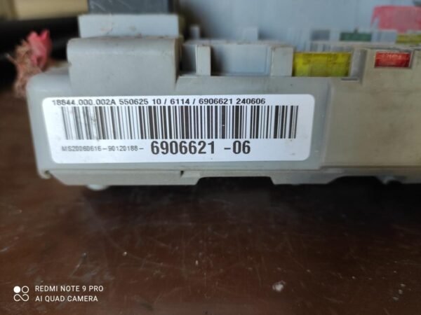 Caja de reles / fusibles Bmw Serie 1 (E81) 116d (116 cv) - Imagen 2