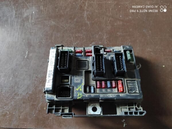 Caja de reles / fusibles Citroen C3 Pluriel 1.4 HDi (69 cv)