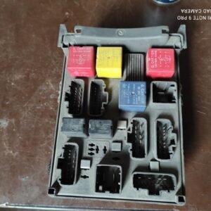Caja de reles / fusibles Renault Laguna II 1.9 dCi (120 cv)