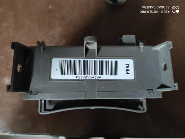 Caja de reles / fusibles Renault Laguna II 1.9 dCi (120 cv) - Imagen 2