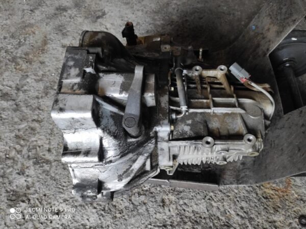 Caja cambios Nissan Primera (P11) 2.0 TD (90 cv) - Imagen 2