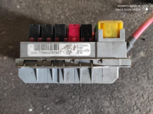 Caja de reles / fusibles Fiat Bravo II 1.6 Multijet 16V (105 cv) - Imagen 2