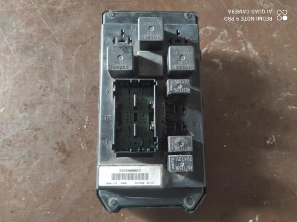 Caja de reles / fusibles Jeep Grand Cherokee III (WH) 3.0 CRDi 4WD (218 cv) - Imagen 2