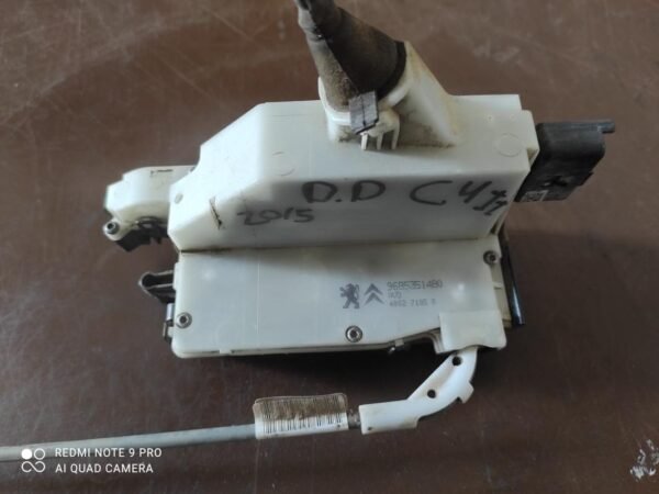 Cerradura puerta delantera derecha Citroen C4 II Hatchback (Fase II, 2015) 1.6 BlueHDi (99 cv) - Imagen 2