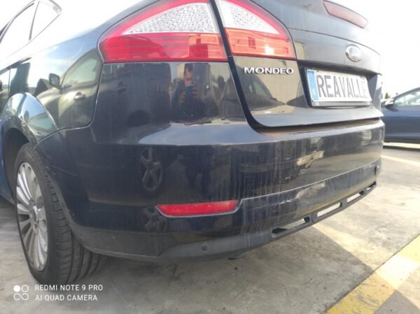 Paragolpe trasero Ford Mondeo III Hatchback 2.0 TDCi (140 cv) - Imagen 2
