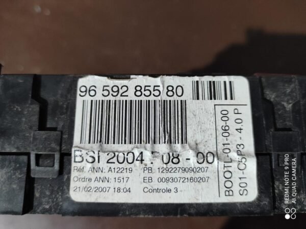 Caja de reles / fusibles Citroen C4 I Hatchback (Fase I, 2004) 1.4i 16V (88 cv) - Imagen 2