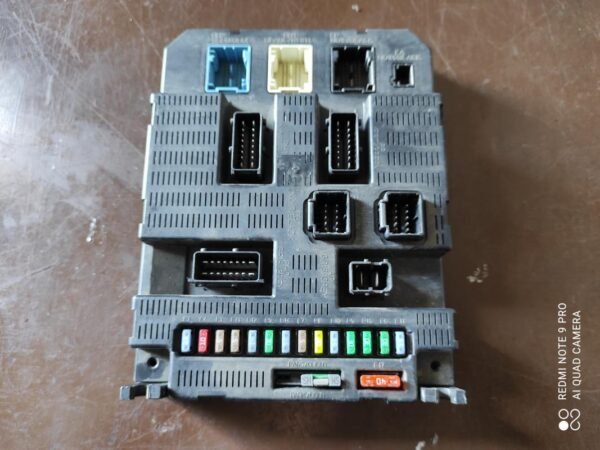 Caja de reles / fusibles Peugeot 207 1.4 i 16V (90 cv)
