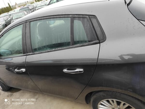 Puerta trasera izquierda Fiat Bravo II 1.9 MultiJet (120 cv)