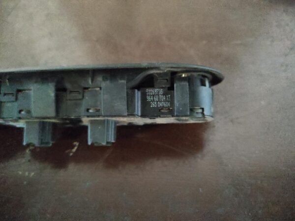 Mando elevalunas delantero izquierdo Peugeot 407 2.0 HDi (136 cv) - Imagen 3