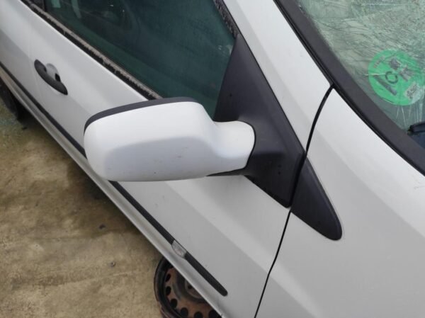 Retrovisor derecho Renault Clio III 1.2i 16V (75 cv)