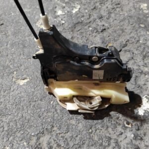 Cerradura puerta trasera derecha Mitsubishi L 200 2.5 TD (136 cv) Duble Cab
