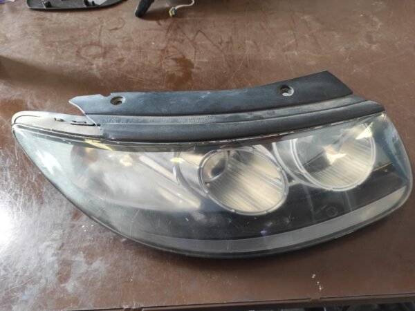 Faro derecho Hyundai Santa Fe II 2.2 CRDi (150 cv)