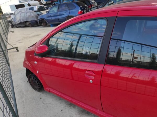Puerta delantera izquierda Toyota Aygo (Versión 2009) 1.0 VVT-i (68 cv) 5 M