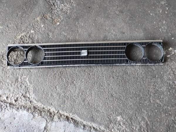 Rejilla delantera Seat 131 1.5 (75 cv)