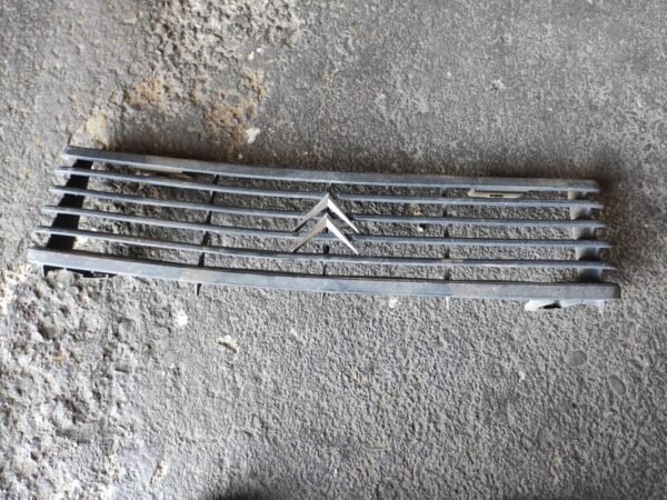 Rejilla delantera Citroen Visa 17 D (60 cv)