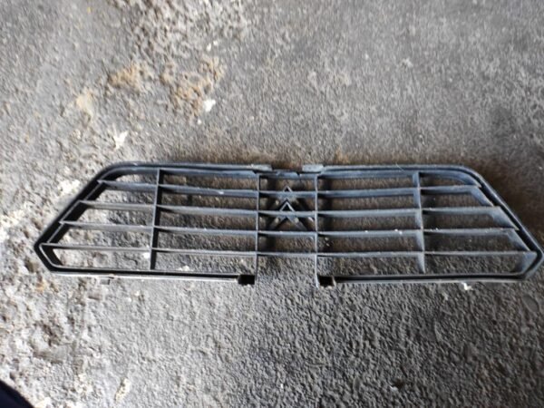 Rejilla delantera Citroen Dyane 6 (29 cv) - Imagen 2