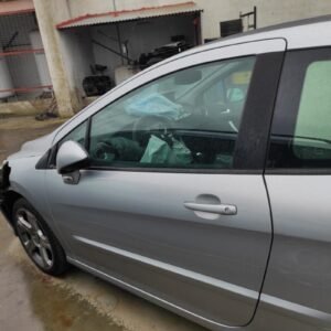 Puerta delantera izquierda Peugeot 308 I 1.6I 16V THP (150 cv) 3d