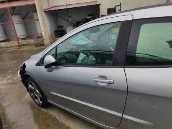 Puerta delantera izquierda Peugeot 308 I 1.6I 16V THP (150 cv) 3d