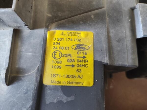 Faro derecho Ford Mondeo II Hatchback 2.0 TDCi (130 cv) - Imagen 3