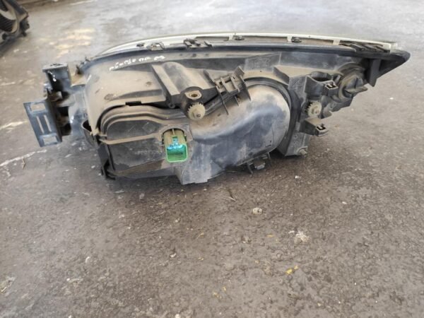 Faro derecho Ford Mondeo II Hatchback 2.0 TDCi (130 cv) - Imagen 2