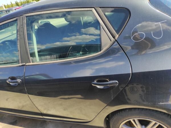 Puerta trasera izquierda Seat Ibiza IV 1.9 TDI (105 cv) DPF