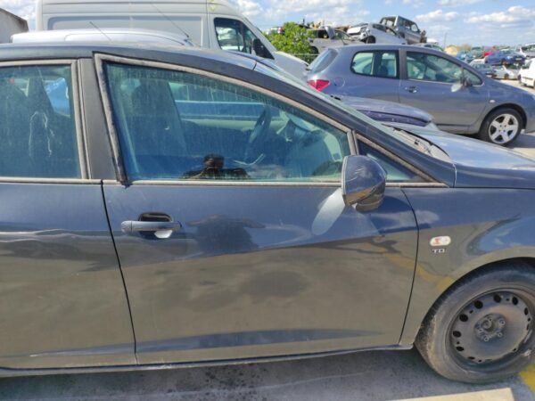 Puerta delantera derecha Seat Ibiza IV 1.9 TDI (105 cv) DPF