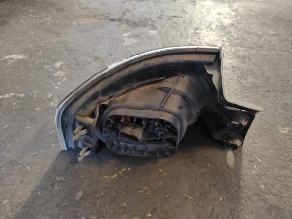 Piloto trasero derecho Seat Ibiza III 1.4 16V (75 cv) - Imagen 2