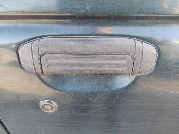 Maneta exterior delantera derecha Mitsubishi Montero (V3_W, V2_W, V4_W) 2.8 TD (V46W, V26W) (125 cv)
