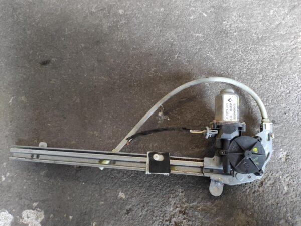 Elevalunas trasero derecho Renault Laguna II 1.9 dCi (120 cv) - Imagen 2