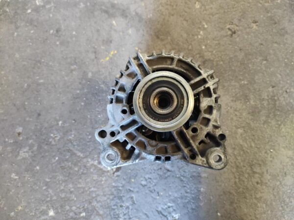 Alternador Volkswagen Golf V 1.9 TDI (105 cv) - Imagen 2
