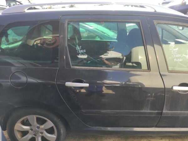 Puerta trasera derecha Peugeot 307 Station Wagon 2.0 HDi (136cv)