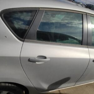 Puerta trasera derecha Opel Astra J 1.6 (115 cv)