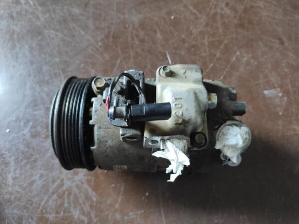 Compresor aire acondicionado Volkswagen Polo IV (9N) 1.2 i 12V (64 cv)