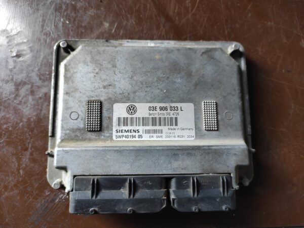 Centralita motor uce Volkswagen Polo IV (9N) 1.2 i 12V (64 cv)
