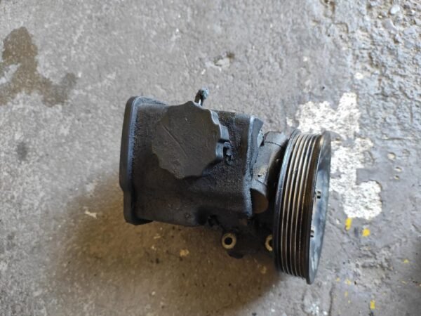 Bomba dirección Mercedes Benz Sprinter 4-t Furgón (904) 413 CDI (129 cv)