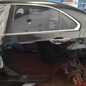 Puerta trasera izquierda Honda Accord VIII 2.0 i-VTEC 16V (156 cv)