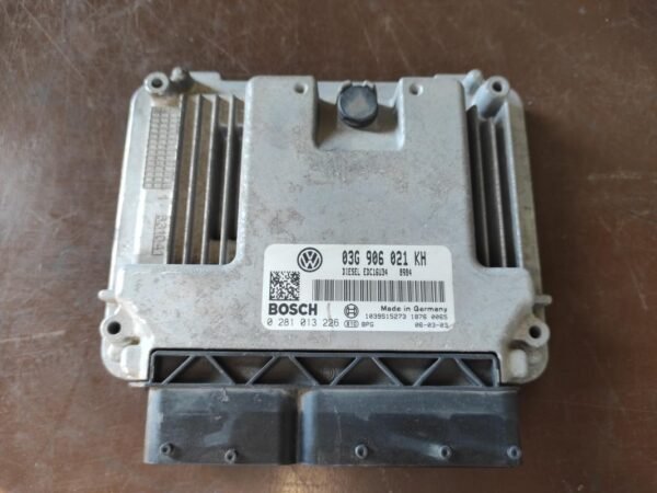 Centralita motor uce Volkswagen Golf V 1.9 TDI (105 cv)