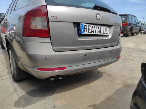 Paragolpe trasero Skoda Octavia II Combi (Versión 2009) 2.0 TDI (140 cv) DSG