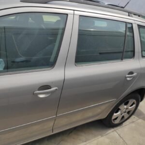 Puerta trasera izquierda Skoda Octavia II Combi (Versión 2009) 2.0 TDI (140 cv) DSG