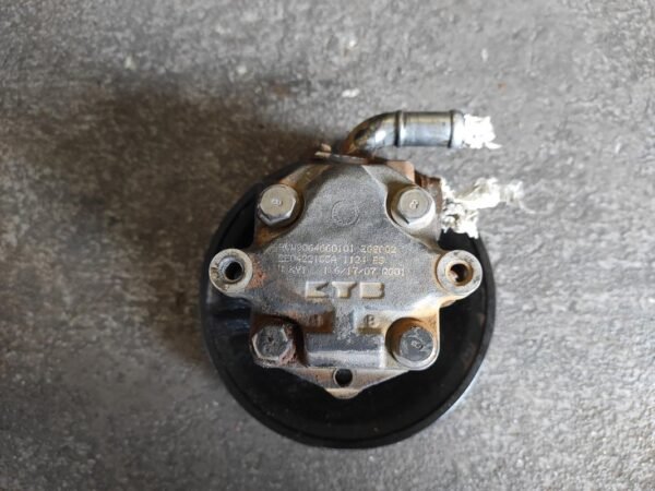 Bomba dirección Volkswagen Crafter 30-50 Furgón (2E_) 2.5 TDI (136 cv) - Imagen 2