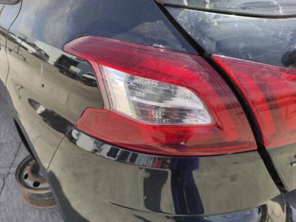 Piloto trasero izquierdo Peugeot 308 II 1.6 HDI (92 cv)