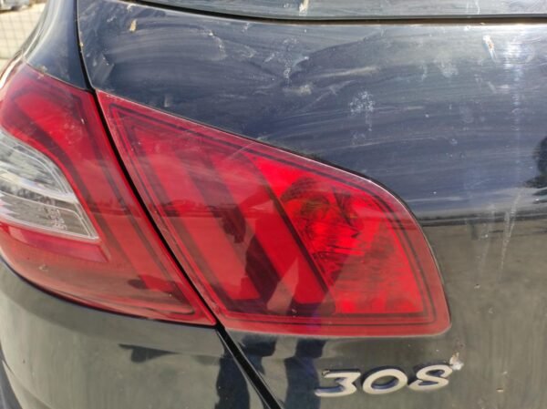Piloto trasero izquierdo Peugeot 308 II 1.6 HDI (92 cv)