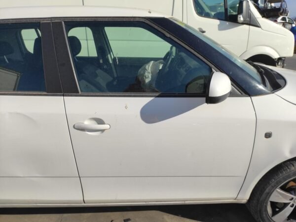 Puerta delantera derecha Skoda Fabia II (Versión 2010) 1.2 (70 cv)