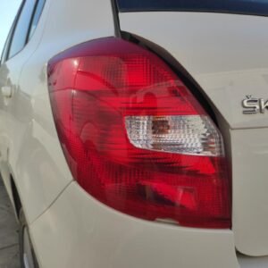 Piloto trasero izquierdo Skoda Fabia II (Versión 2010) 1.2 (70 cv)