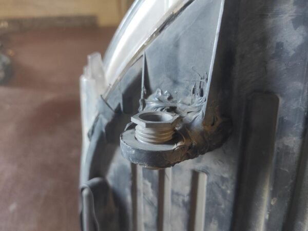 Faro derecho Volkswagen Transporter Caravelle VI 2.0 TDI (140cv) - Imagen 4