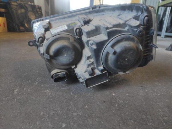 Faro derecho Volkswagen Transporter Caravelle VI 2.0 TDI (140cv) - Imagen 2