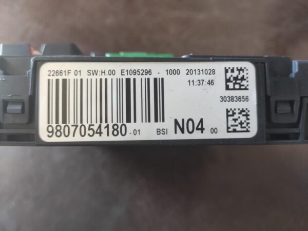 Caja de reles / fusibles Peugeot 308 II 1.6 HDI (92 cv) - Imagen 2