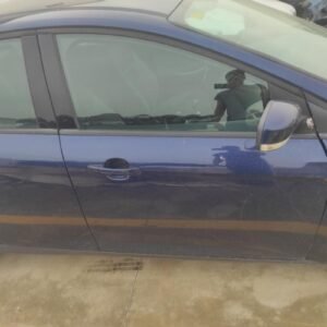 Puerta delantera derecha Ford Focus III Sedan 1.6 TDCi (95 cv)