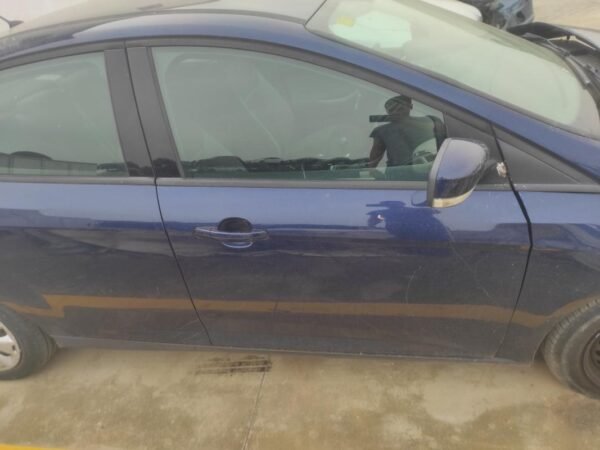 Puerta delantera derecha Ford Focus III Sedan 1.6 TDCi (95 cv)